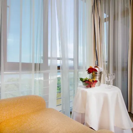 فندق Perla Sun 4*