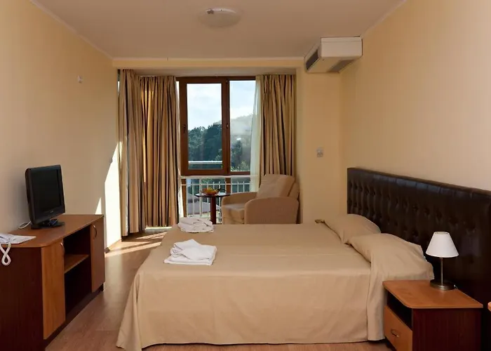 Отель Perla Sun 4*